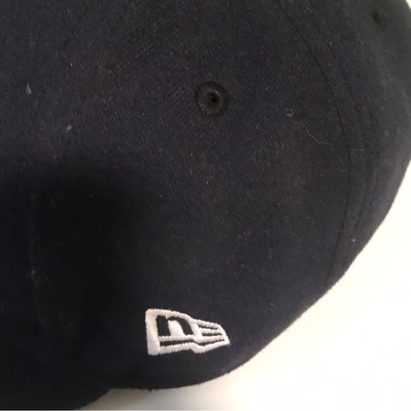 Black New York Yankees hat - Picture 2 of 3